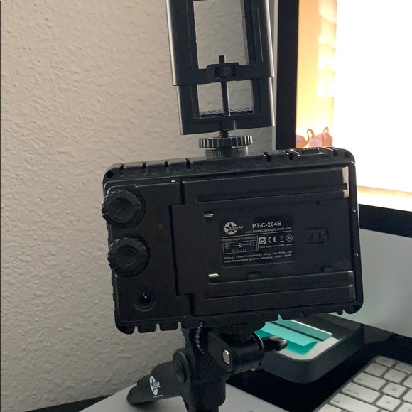 Stellar selfie/phone stand - Picture 3 of 3